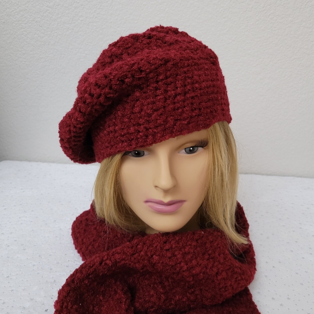 Handmade Crochet elegant Beret and Scarf set. - Picture 1 of 8